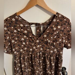 Used brown flora dress. Super cute on!